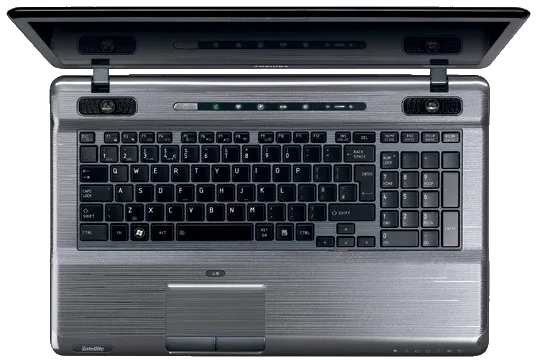 P775
